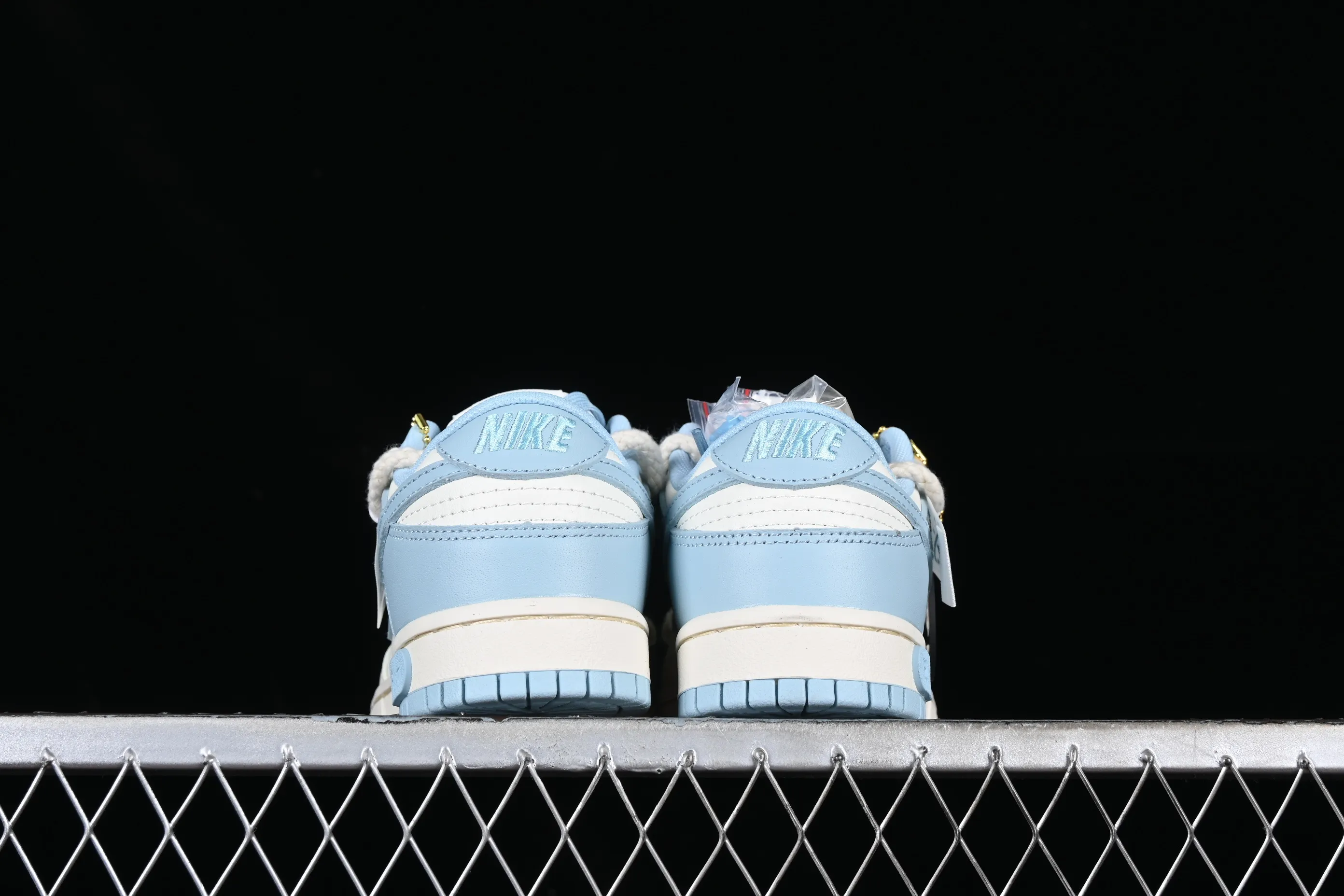 All Categories Nk SB Dunk Series Nk SB Dunk Low Low-top sneakers Gift box version Nk Dunk Low Milk Blue Customized version of deconstructed strap casual sneakers DD1503-123